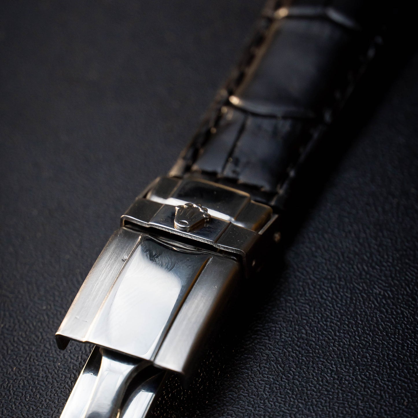 ROLEX (SUPERLATIVE CHRONOMETER) silver