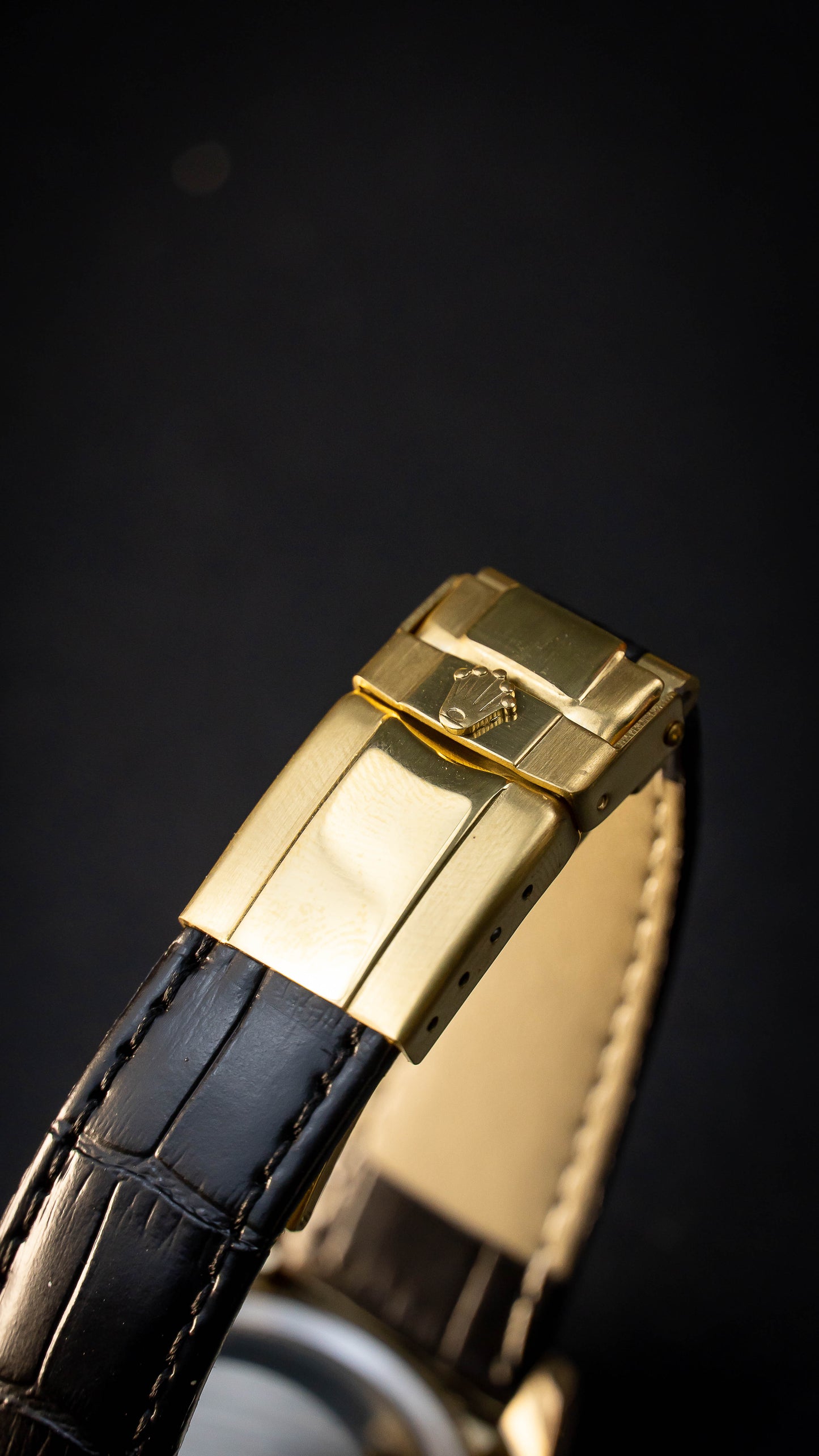 ROLEX (SUPERLATIVE CHRONOMETER) gold